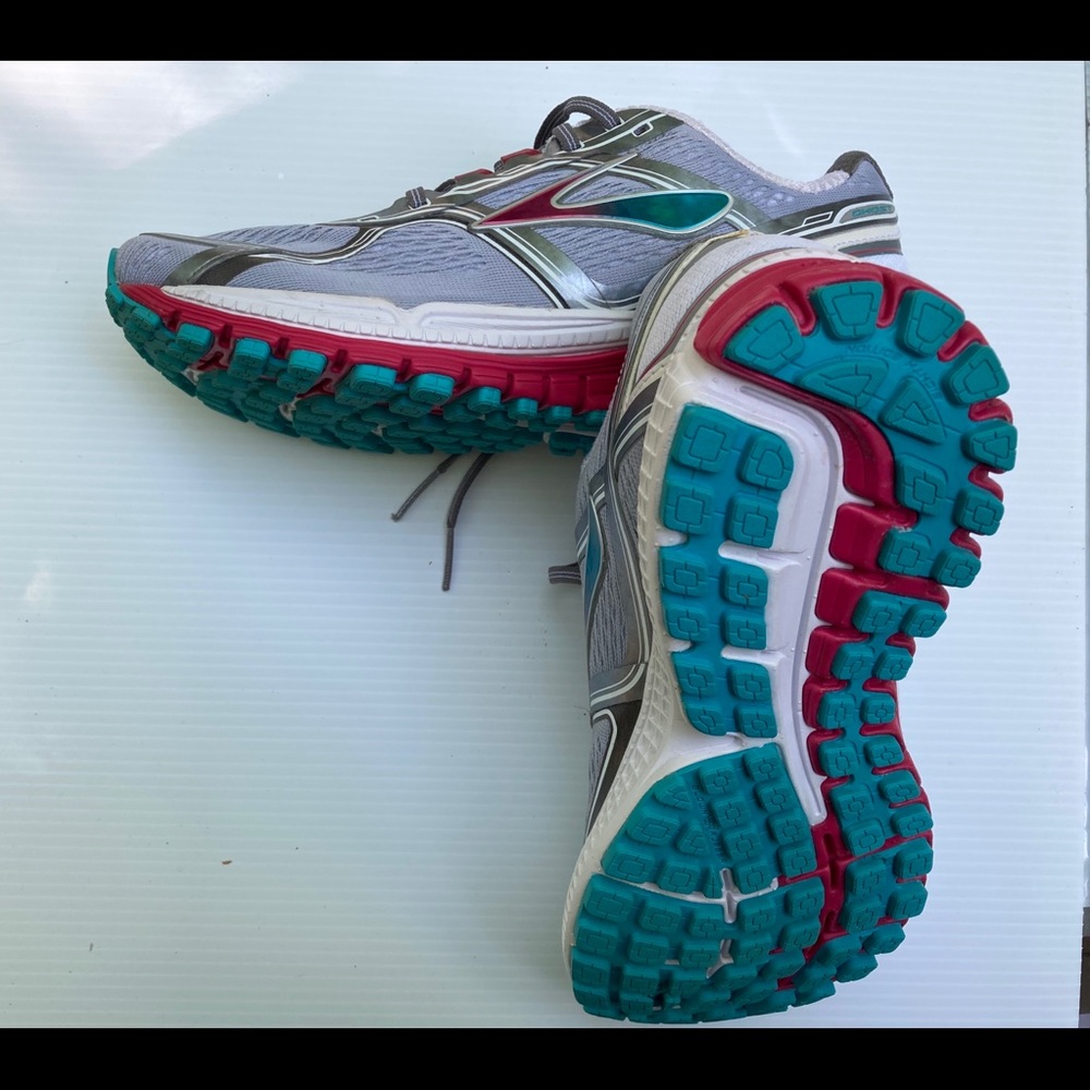 Brooks Ghost Sneakers - Picture 3 of 3